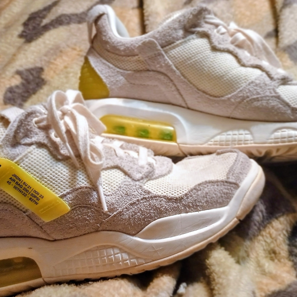 Nike MA2 Volts - Picture 10 of 13